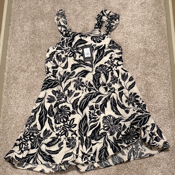 Who What Wear Dresses & Skirts - Who What Wear Floral Backless Dress in Black and Cream